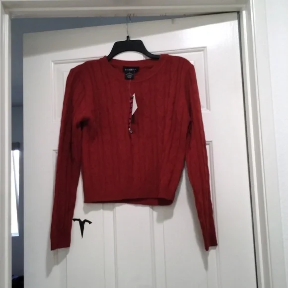 Orange/red knit long sleeve - Picture 1 of 2